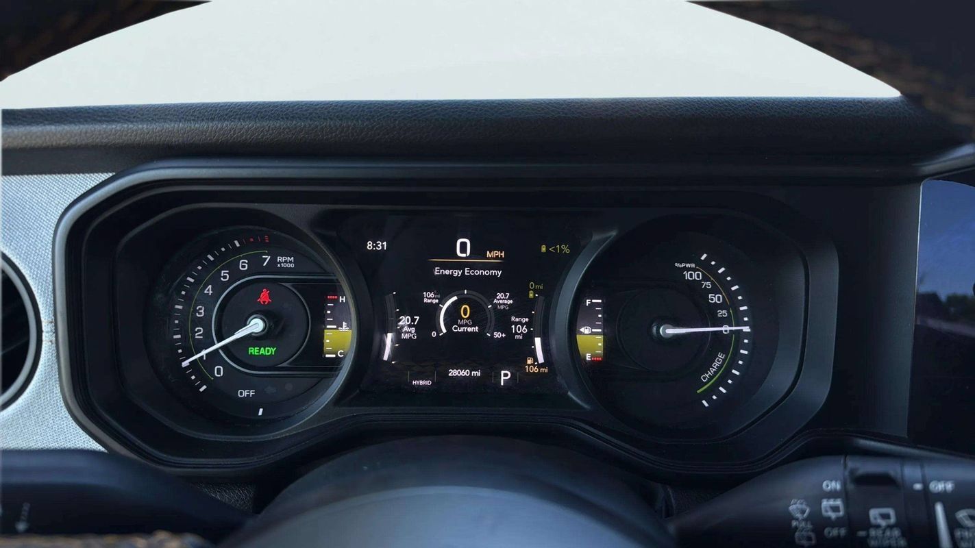 Used 2024 Jeep Wrangler Unlimited AWD/4WD image 17