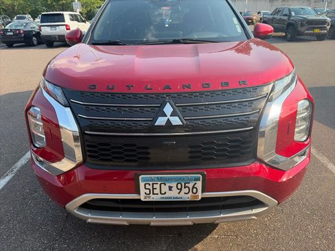 Used 2023 Mitsubishi Outlander SEL AWD/4WD image 2