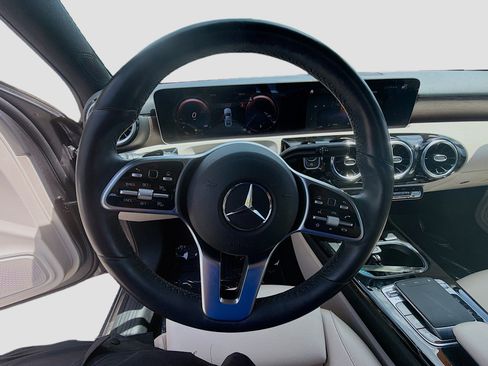 Used 2020 Mercedes-Benz A 220 4MATIC image 10