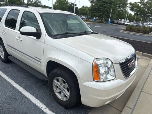 Used 2013 GMC Yukon SLT RWD image 2