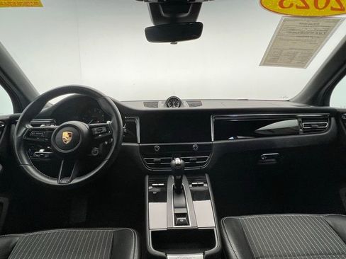 Used 2023 Porsche Macan Turbo image 6
