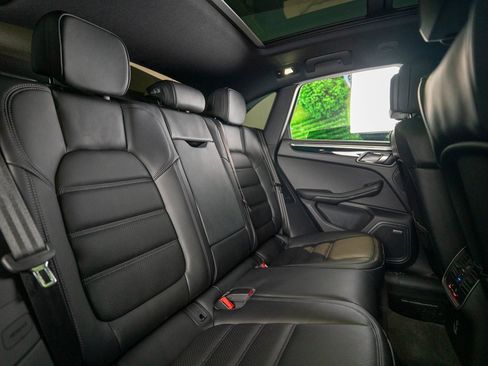 New 2026 Porsche Macan image 35