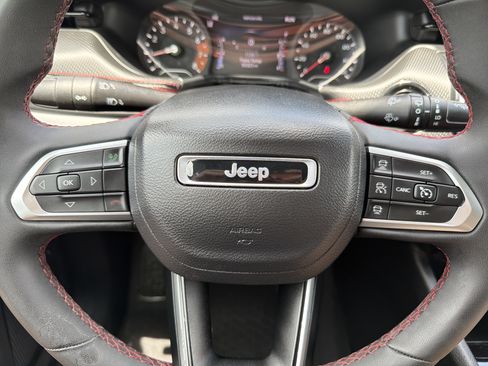 Used 2022 Jeep Compass Trailhawk w/ Sun and Sound Group AWD/4WD image 12