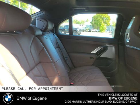 Used 2025 BMW i7 eDrive50 w/ M Sport Package RWD image 15