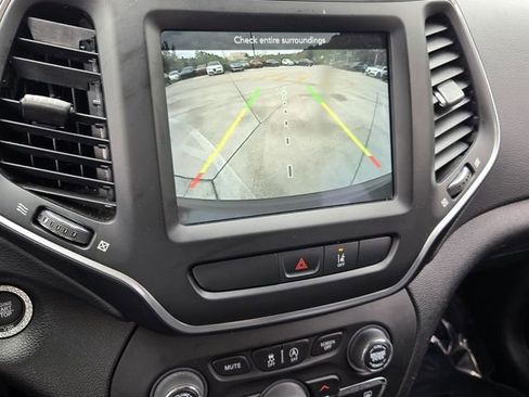 Used 2022 Jeep Cherokee Latitude Lux AWD/4WD image 22