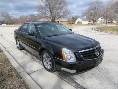 Used 2011 Cadillac DTS Premium w/ Driver Awareness Package image 7