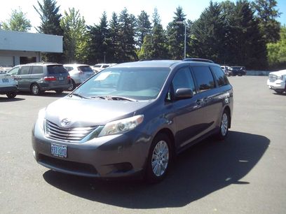 Used 2014 Toyota Sienna LE
