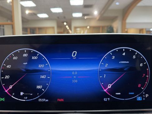 Used 2025 Mercedes-Benz C 300 4MATIC Sedan image 9