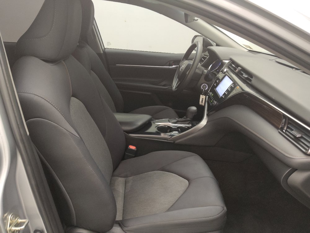 Used 2019 Toyota Camry LE FWD image 21