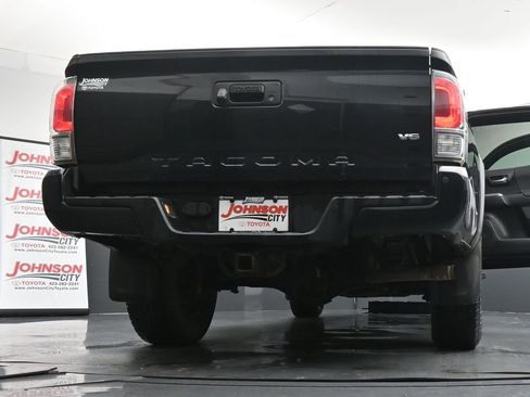 Used 2022 Toyota Tacoma TRD Off-Road w/ TRD Premium Off Road Package image 43