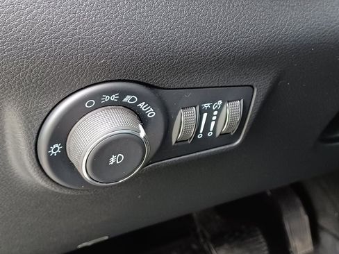 Used 2025 Jeep Compass Trailhawk w/ Trailhawk Elite Group AWD/4WD image 16