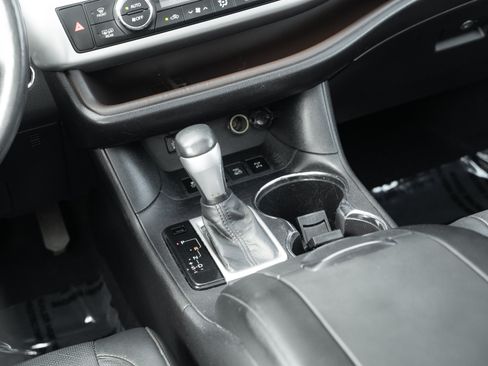Used 2015 Toyota Highlander Limited Platinum AWD/4WD image 12