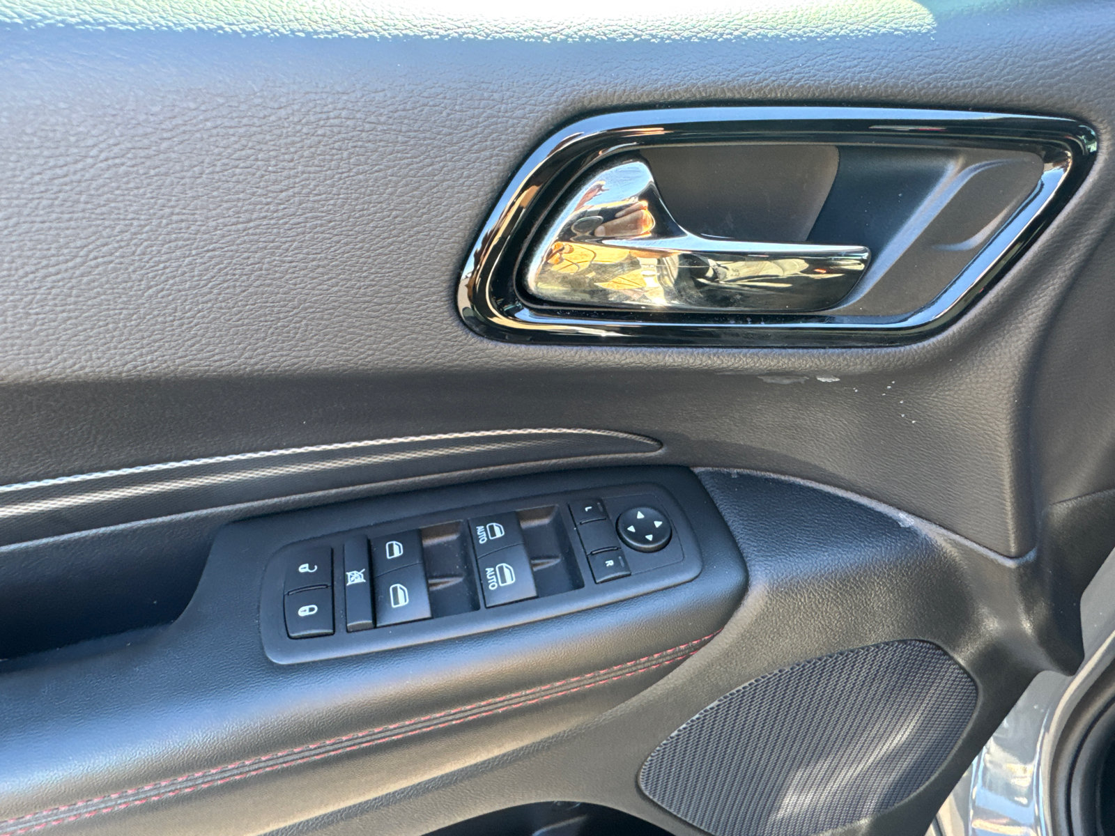 Certified 2025 Dodge Durango R/T w/ Blacktop Package AWD/4WD image 12