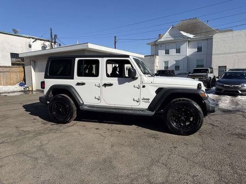 Used 2019 Jeep Wrangler Unlimited Sport S image 9