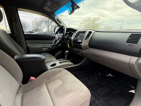 Used 2012 Toyota Tacoma PreRunner w/ SR5 Pkg RWD image 12