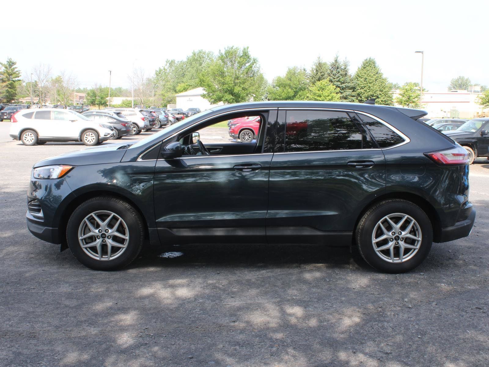 Used 2024 Ford Edge SEL AWD/4WD image 5