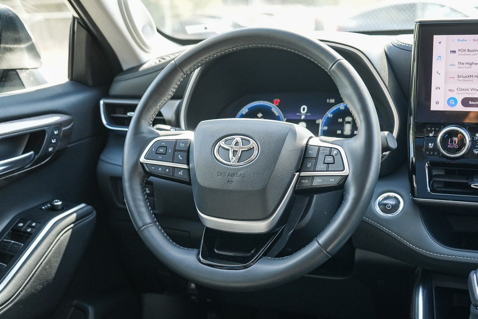 Used 2023 Toyota Highlander Limited AWD/4WD image 14