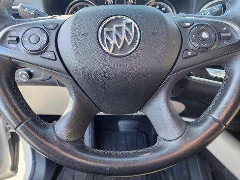 Used 2019 Buick Enclave Essence image 26