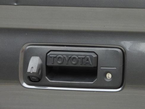 Used 2019 Toyota Tacoma SR5 RWD image 12