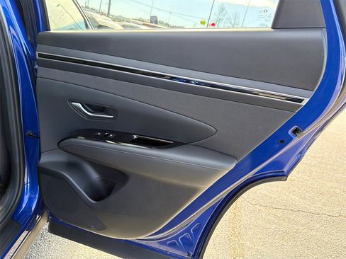 Used 2023 Hyundai Tucson Limited image 16