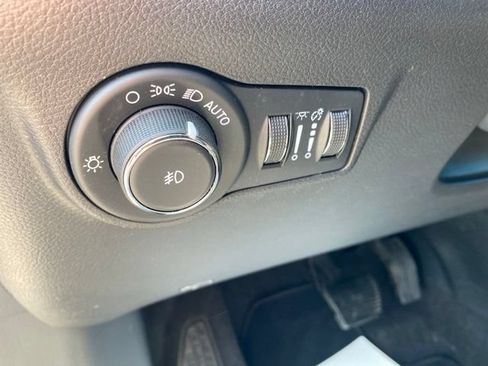 Used 2023 Jeep Compass Limited AWD/4WD image 16