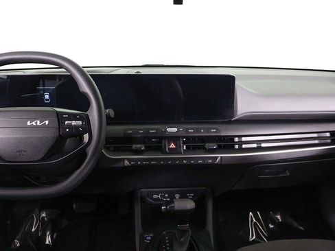 Used 2025 Kia K4 FWD image 33