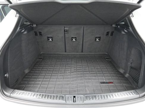 Certified 2021 Porsche Macan S AWD/4WD image 18