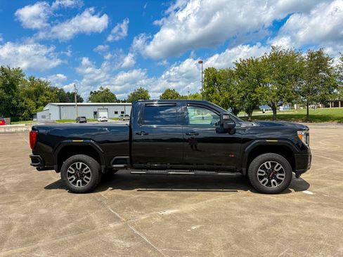 Used 2022 GMC Sierra 2500 AT4 w/ Snow Plow Prep/Camper Package AWD/4WD image 10