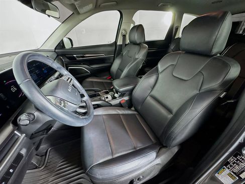 Certified 2023 Kia Telluride S image 11