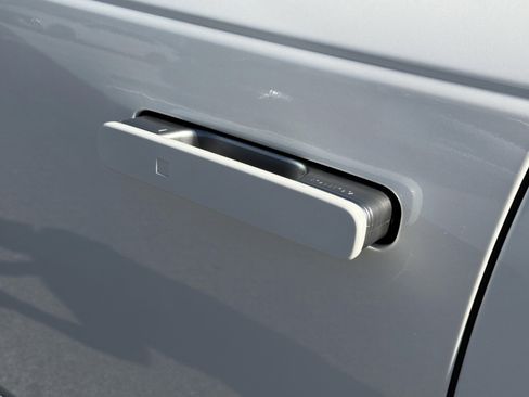 New 2026 Hyundai Ioniq 9 SE AWD/4WD image 31
