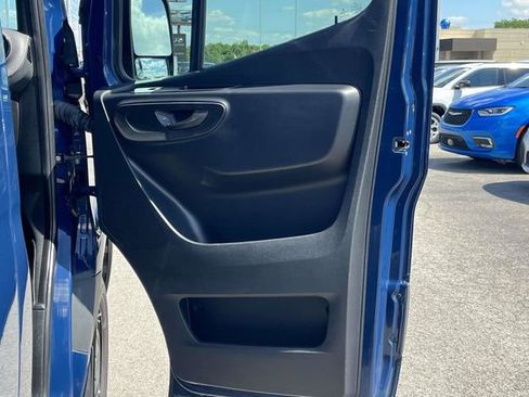 Used 2022 Mercedes-Benz Sprinter 3500 image 22