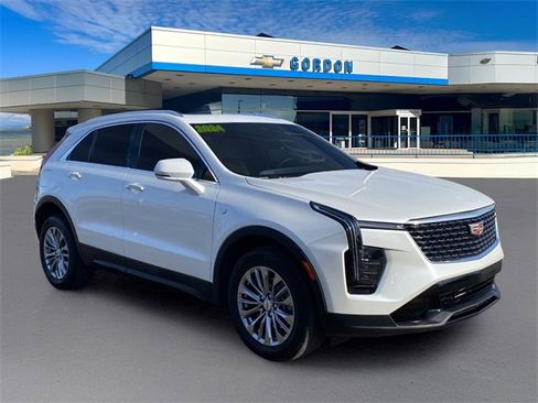Used 2024 Cadillac XT4 Premium Luxury w/ Cold Weather Package image 6