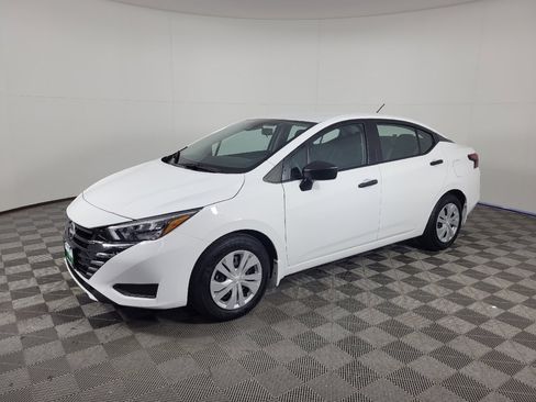 Used 2025 Nissan Versa S w/ Trunk Package FWD image 2