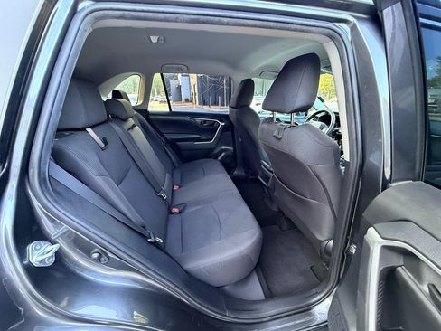Used 2020 Toyota RAV4 LE FWD image 13