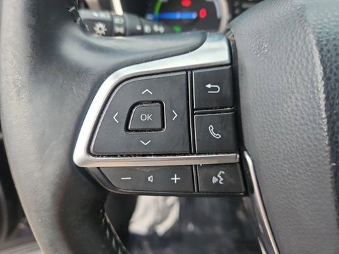 Used 2021 Toyota Highlander XLE image 15