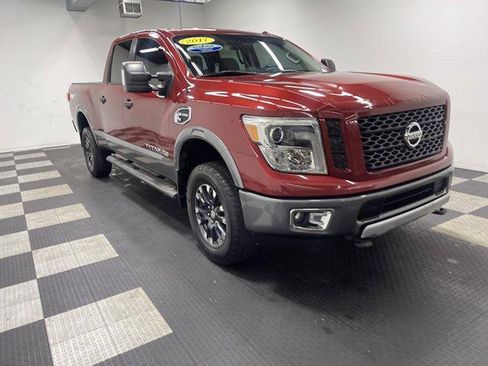 Used 2017 Nissan Titan PRO-4X AWD/4WD image 5