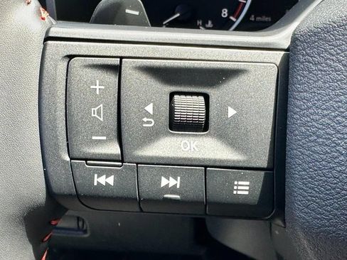 Used 2026 Nissan Rogue SV AWD/4WD image 11