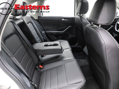 Used 2023 Volkswagen Jetta SE w/ Panoramic Sunroof Package image 31