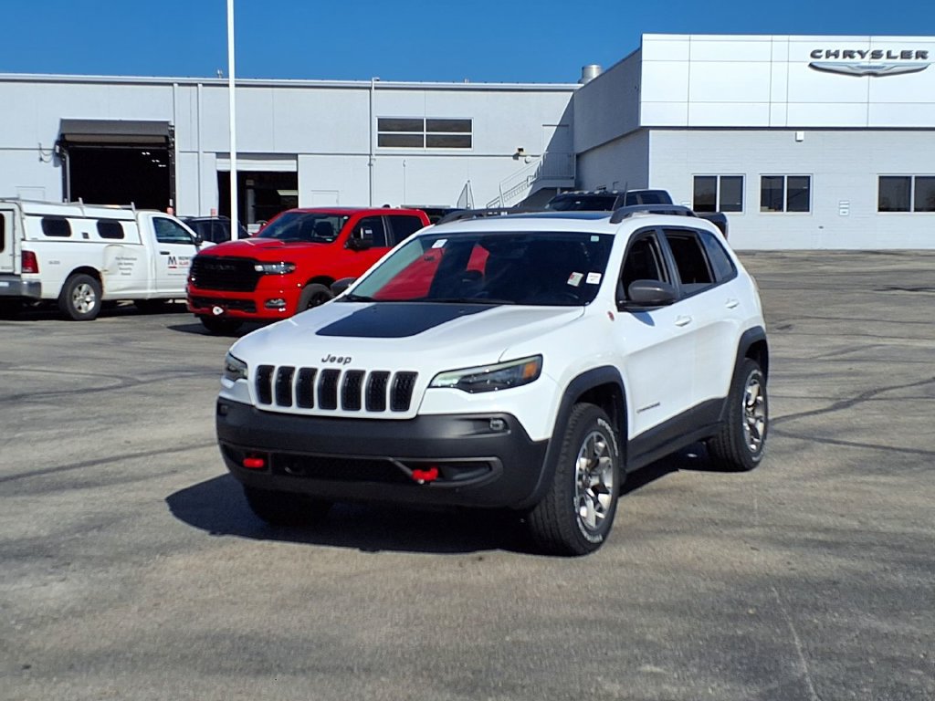 Used 2021 Jeep Cherokee Trailhawk w/ Sun, Sound & Nav Group AWD/4WD image 2