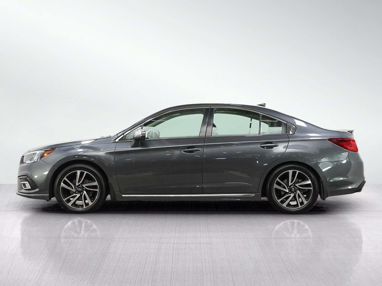 Used 2019 Subaru Legacy 2.5i Sport AWD/4WD image 2