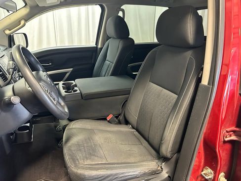 Used 2018 Nissan Titan SV AWD/4WD image 8