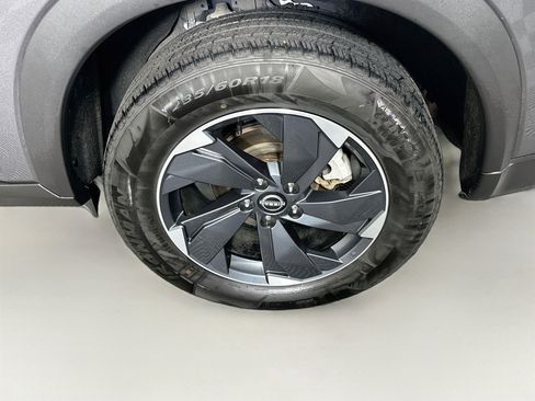 Used 2024 Nissan Rogue SV AWD/4WD image 11