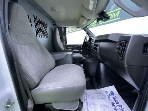Used 2021 Chevrolet Express 2500 w/ Driver Convenience Package image 27