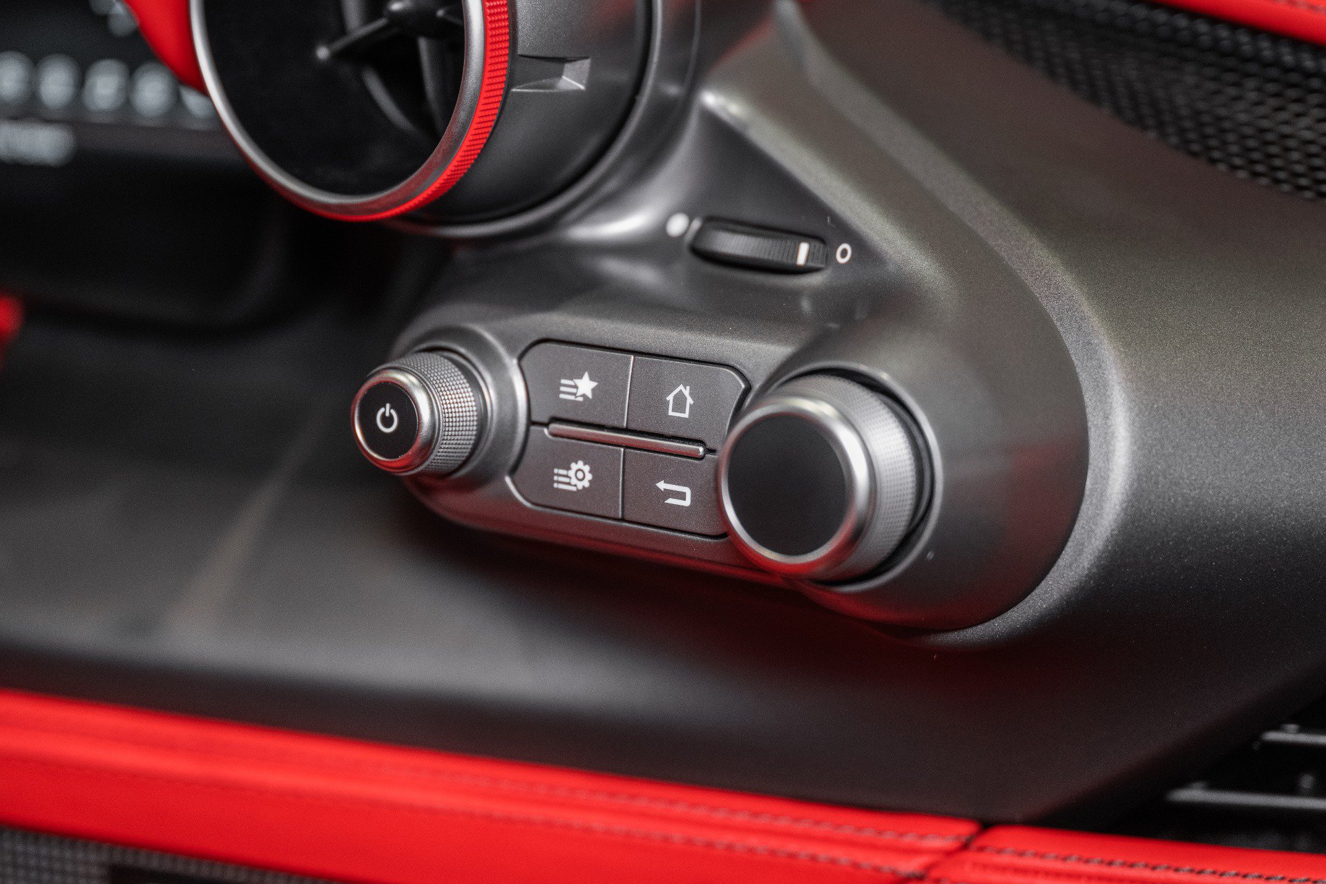 Used 2021 Ferrari F8 Tributo RWD image 31