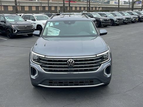 New 2025 Volkswagen Atlas SE image 2