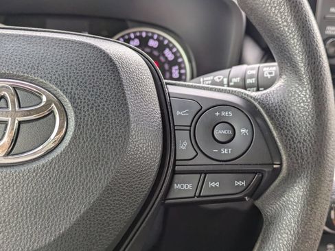 Used 2022 Toyota RAV4 XLE w/ Convenience Package FWD image 26