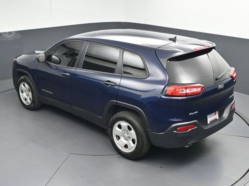 Used 2016 Jeep Cherokee Sport image 33