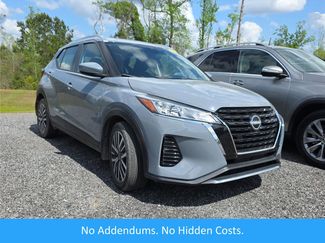 Used 2023 Nissan Kicks SV video 1