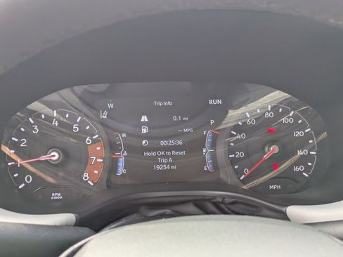 Used 2025 Jeep Compass Limited image 19