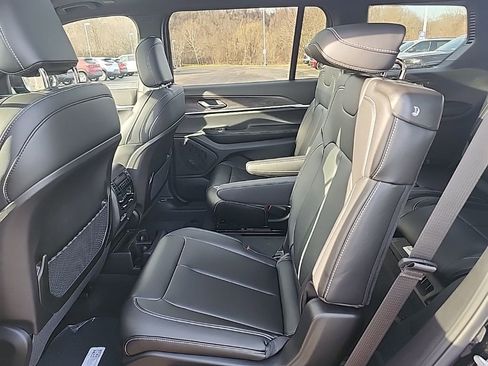 New 2025 Jeep Grand Cherokee L Limited w/ Black Appearance Package image 23